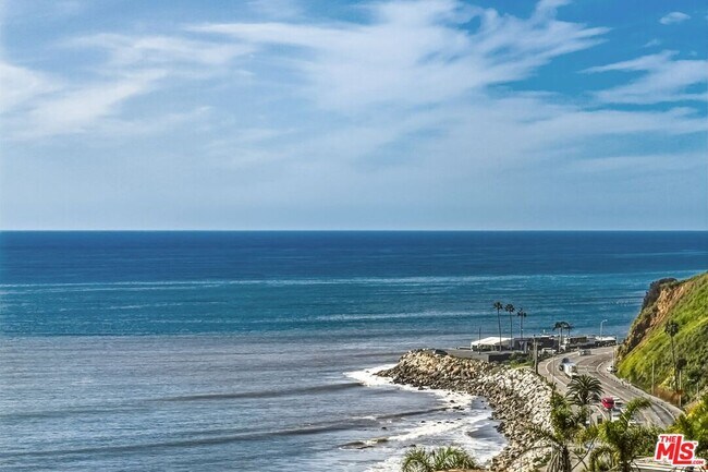 Building Photo - 18065 Coastline Dr