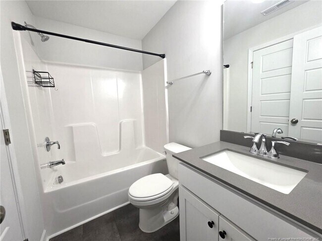 Building Photo - 644 Amusement Dr
