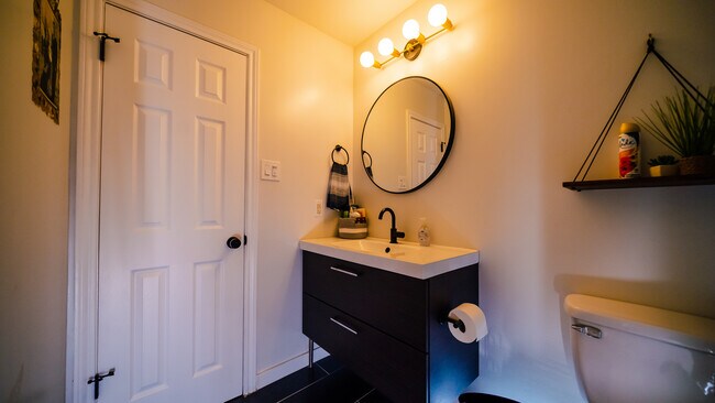 Building Photo - 5606 Meadow Crest