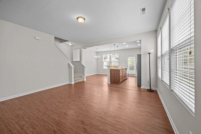 Building Photo - Fantastic 3 Bedroom End-unit Townhome with...