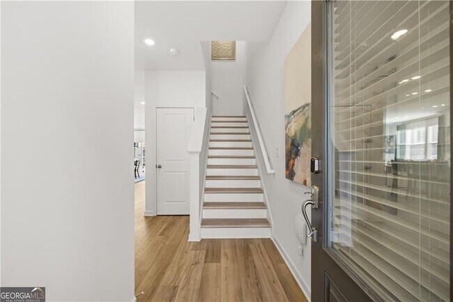 Building Photo - 2546 States Ave