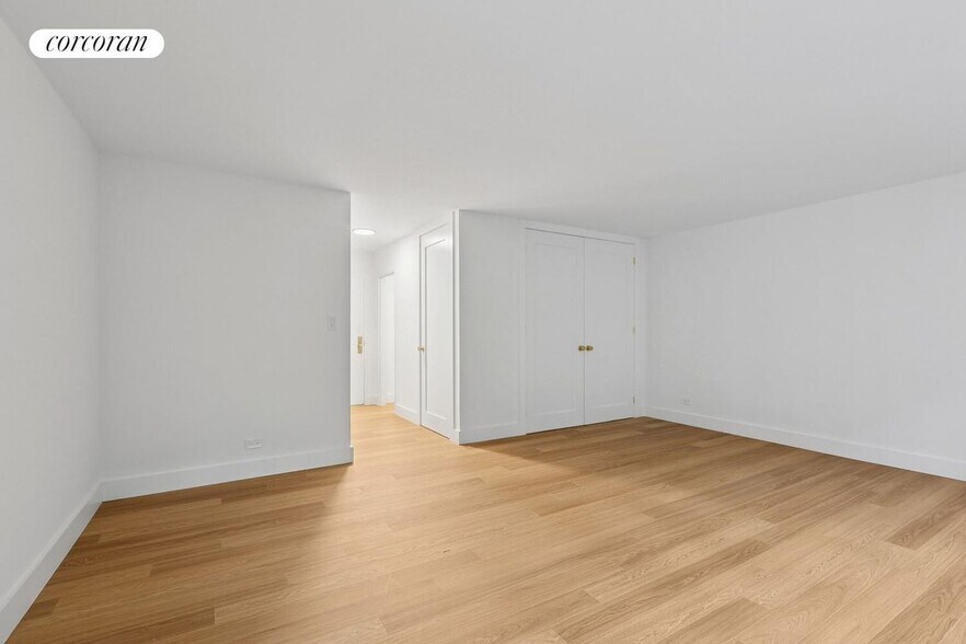 Building Photo - 501 E 87th St