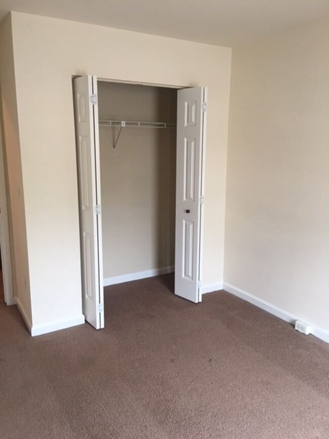 Building Photo - Fantastic 3 Bedroom Townhouse in Wellingto...
