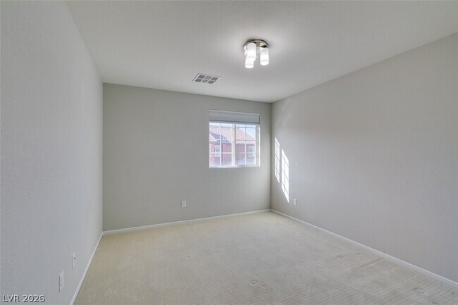 Building Photo - 3009 Camino Sereno Ave