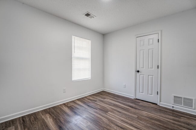 Building Photo - 2151 Kirby Pkwy