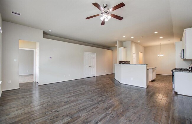 Building Photo - 15618 Whispering Green Dr