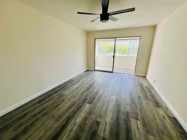 Building Photo - 5700 Ravenspur Dr