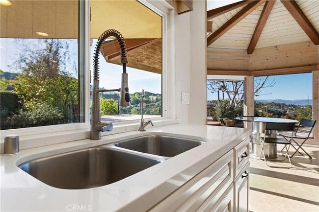 Building Photo - 3713 Dellvale Pl