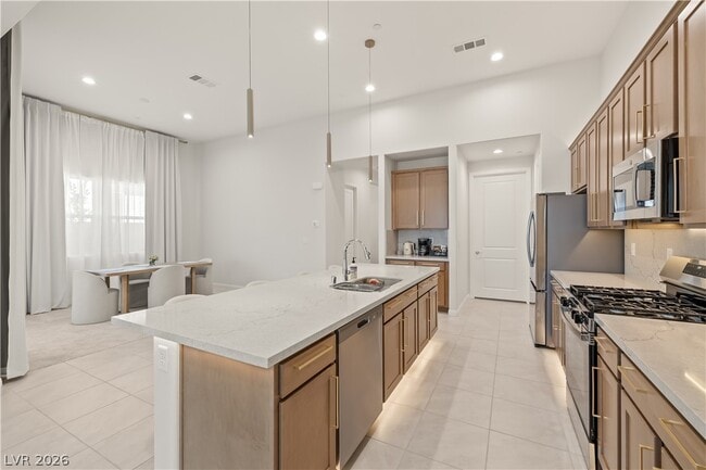 Building Photo - 684 Ambridge Dr