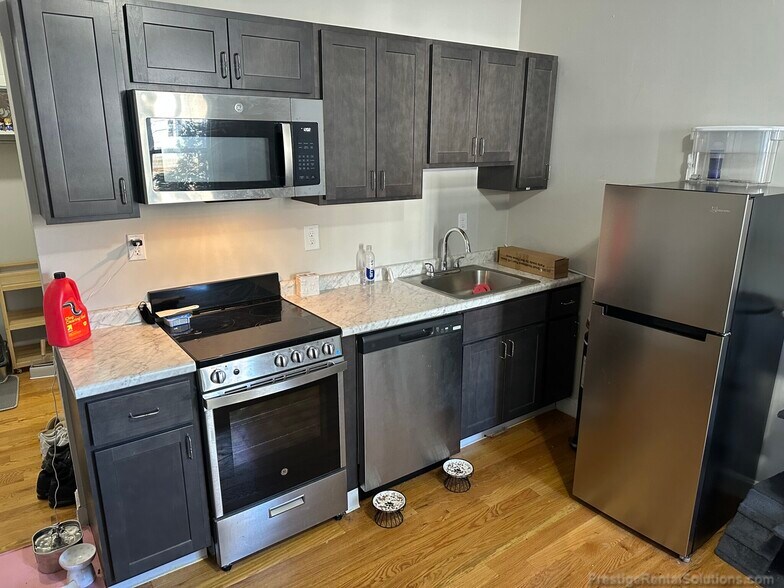 Building Photo - 1124 Commonwealth Ave