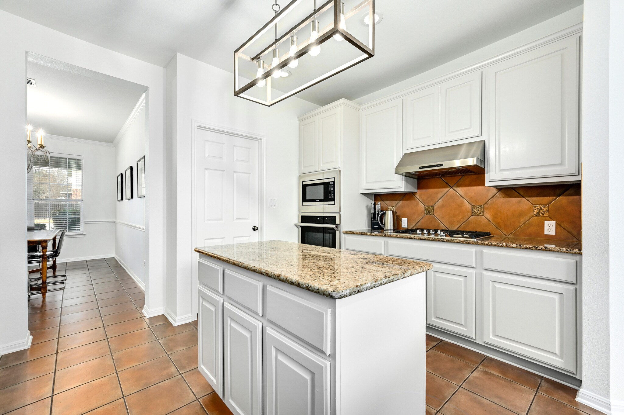 Building Photo - 2505 Lovett Ln