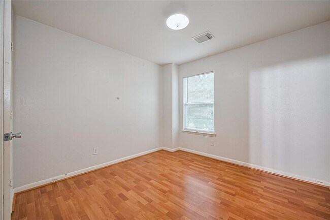 Building Photo - 12927 Pale Ivy Ln