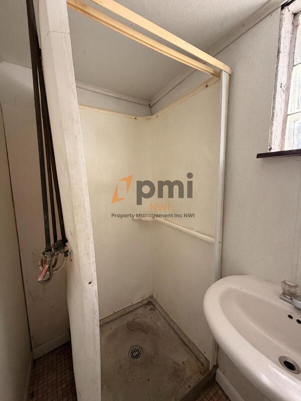 Building Photo - 6244 Madison Ave