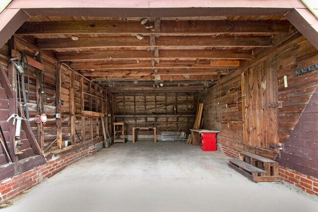Building Photo - 4856 US Hwy 70 E