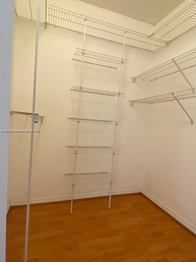 Building Photo - 2142 Madeira Dr