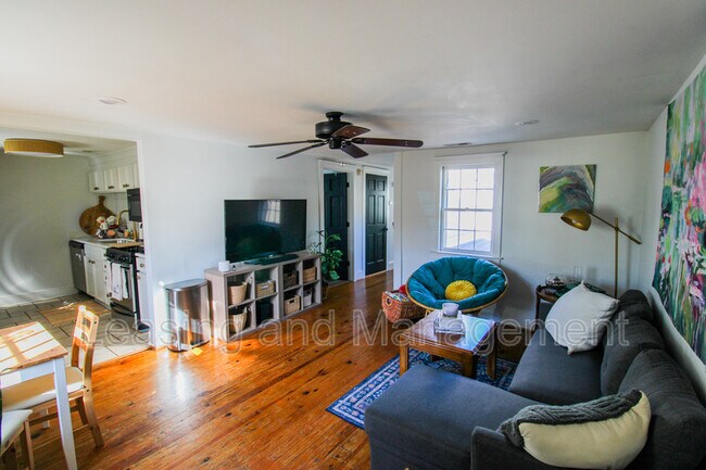 Building Photo - 5 Kracke St