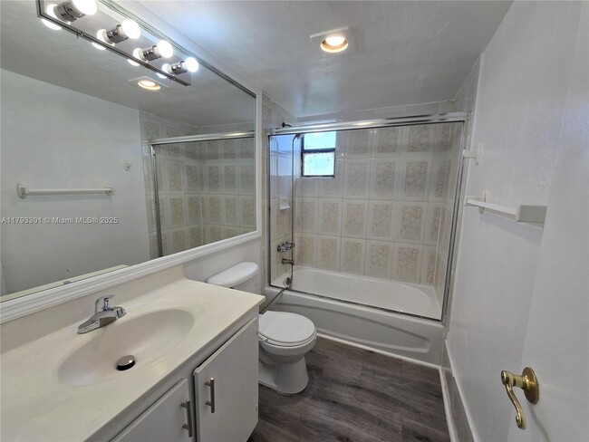 Building Photo - 4550 NW 9th St
