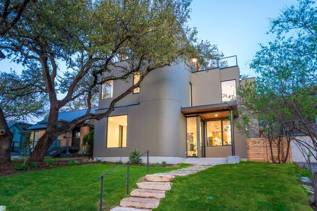 Building Photo - 1505 Alameda Dr