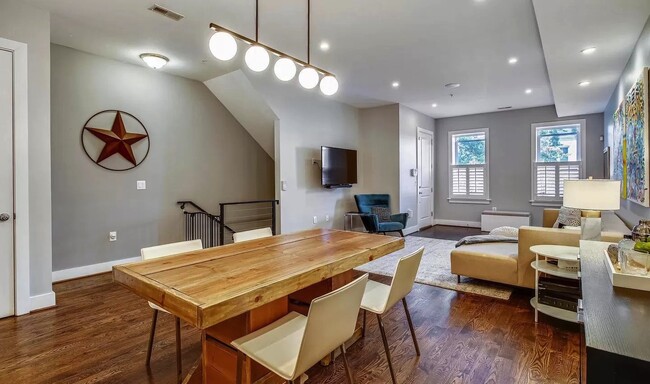 Upstairs Family Room - 730 Girard St NW