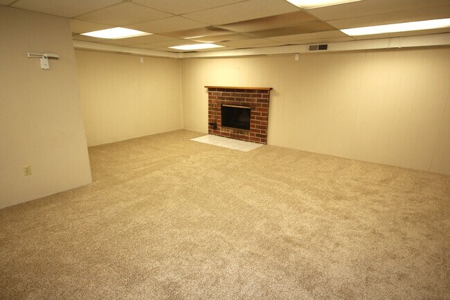 Building Photo - Beautifully Renovated Home in the Heart of Normandy Park