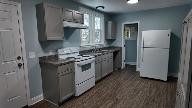 Building Photo - 110 Myers Ave