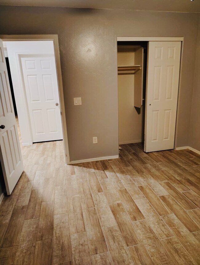 Building Photo - 73 Ver Patria