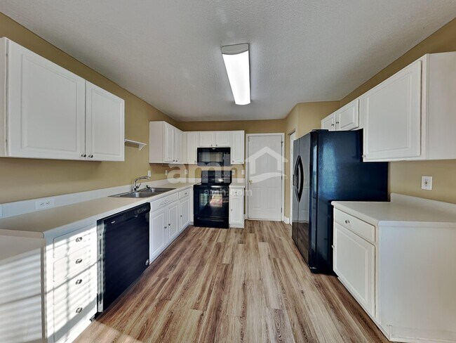 Building Photo - 208 Winding Willow Trl