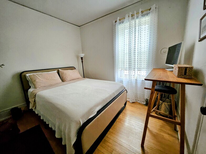 Building Photo - 3019 N Frederick Ave