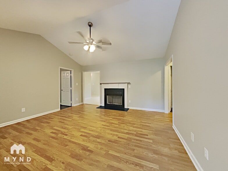 Building Photo - 112 Drew Ct