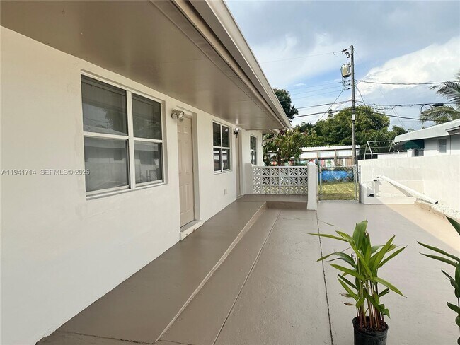 Building Photo - 4725 NW 4th St