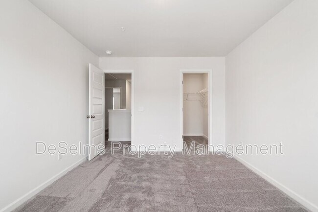 Building Photo - 431 Alcott Wy