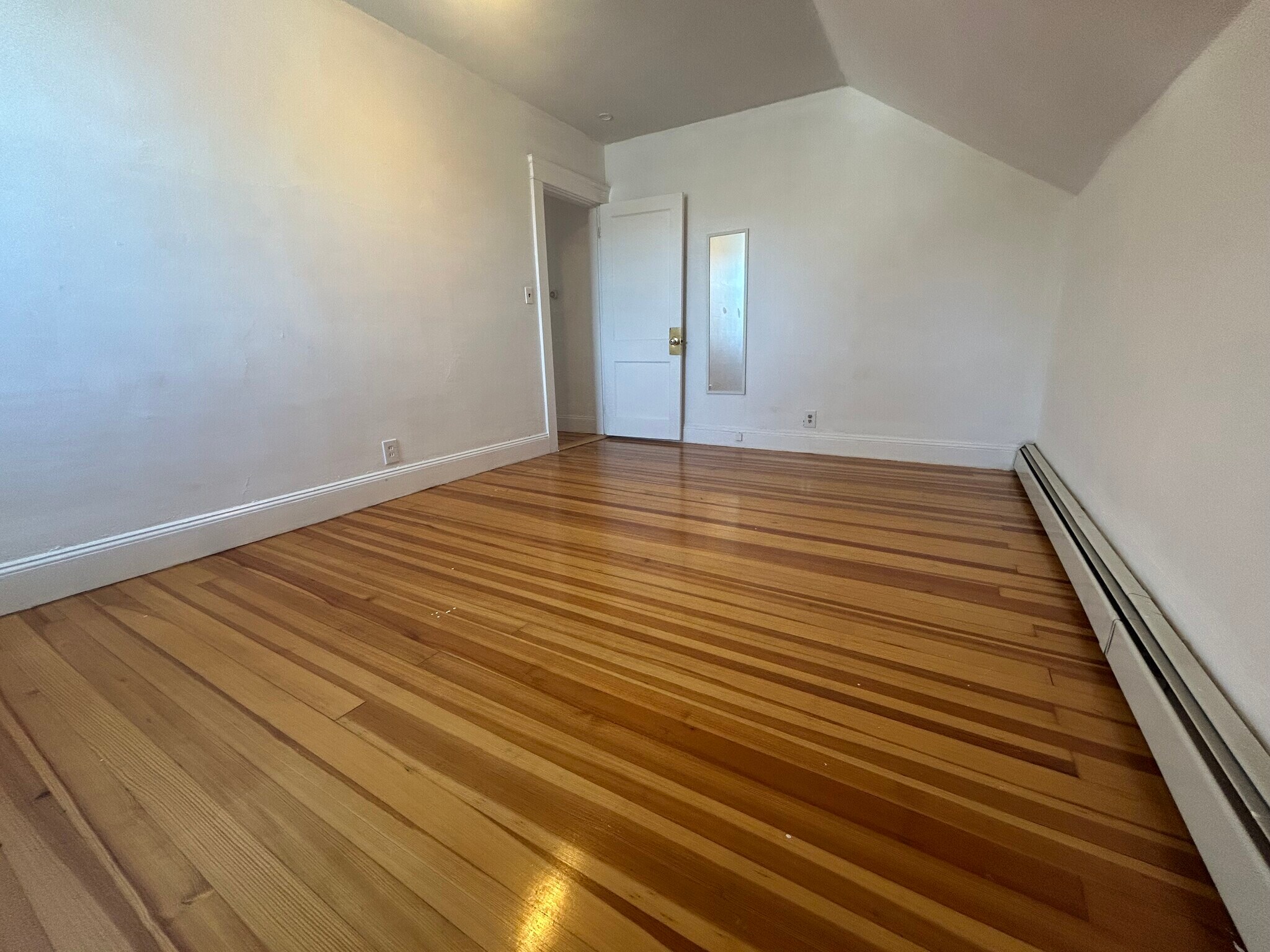 Building Photo - 710 River Ave