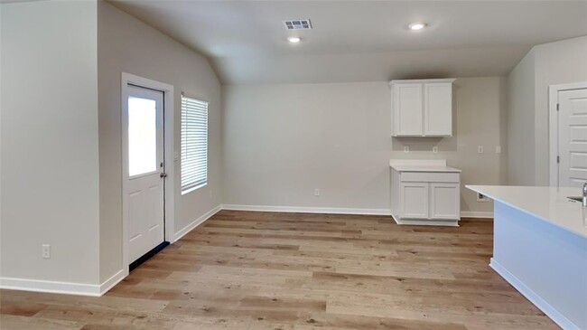 Building Photo - 2825 Otis Ln