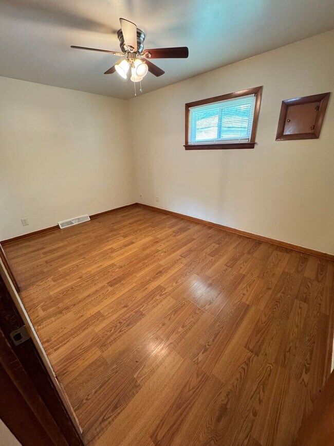 Building Photo - 4409 Sunnybrook Dr