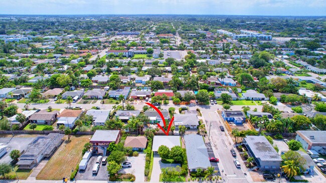 Building Photo - 1425 N Federal Hwy