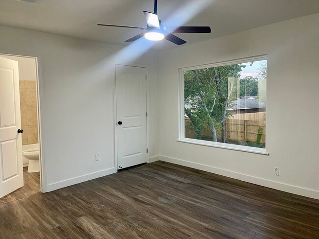 Building Photo - 5819 Flax Bourton St