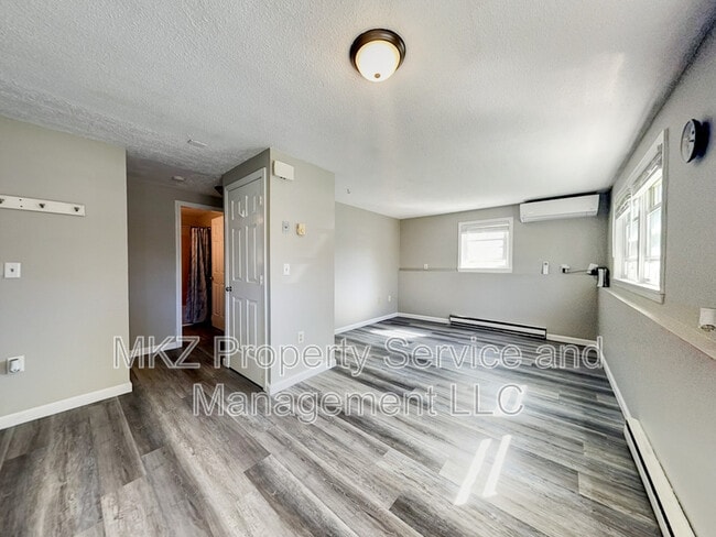 Building Photo - 51 Glenwood Dr