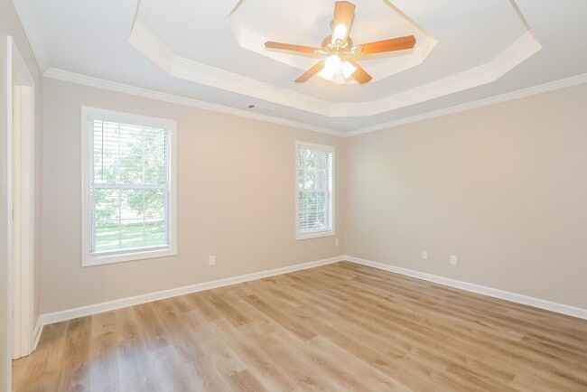 Building Photo - 2994 Raintree Dr SE