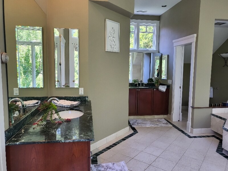 Building Photo - 423 Concord Rd