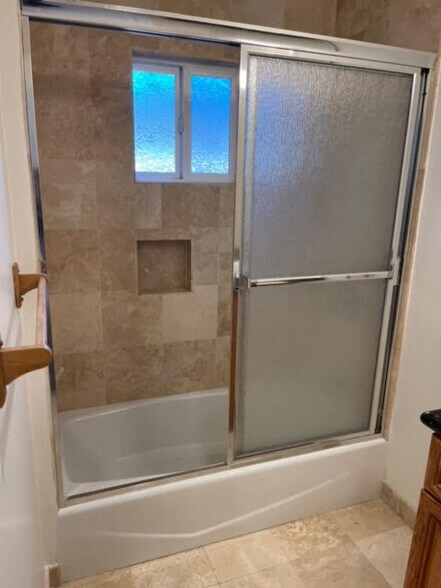 Building Photo - 3530 S Bentley Ave