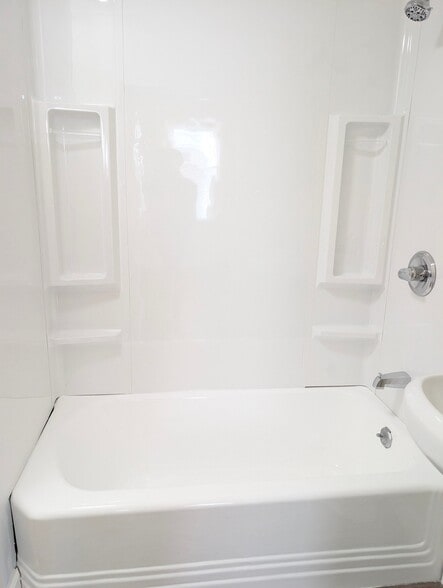 Building Photo - 731 Mcmakin Ave