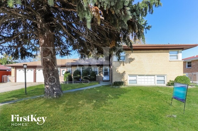 Building Photo - 504 E 163rd St