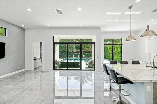 Building Photo - 9006 Dulcetto Ct