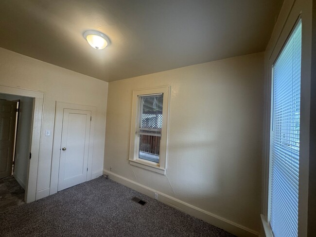 Building Photo - Non-Refundable & Security Deposit Total: $...