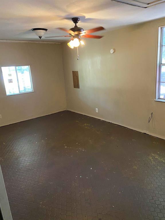 Building Photo - 1409 W San Antonio St