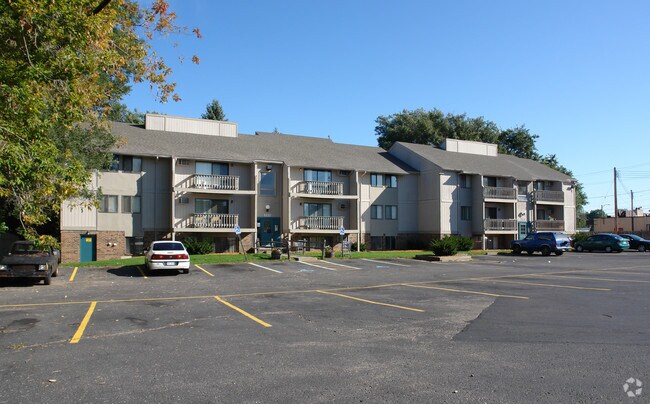 Building Photo - Cavanaugh West