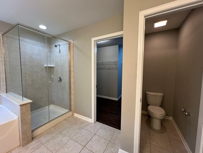 Building Photo - 2198 Laurens Dr