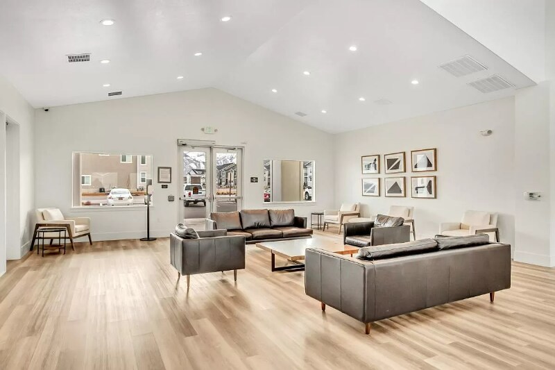 Building Photo - 687 N 380 W