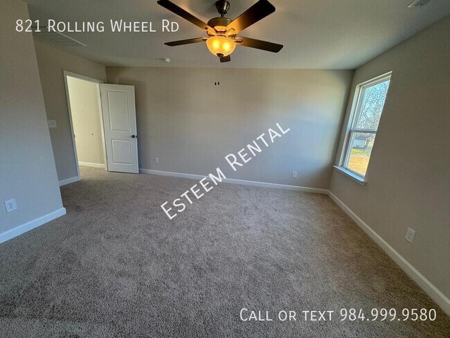 Building Photo - 821 Rolling wheel Rd