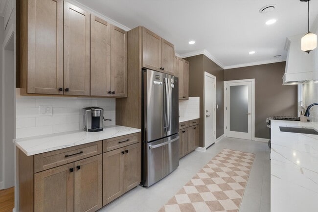 Building Photo - 1458 Virginia Park St